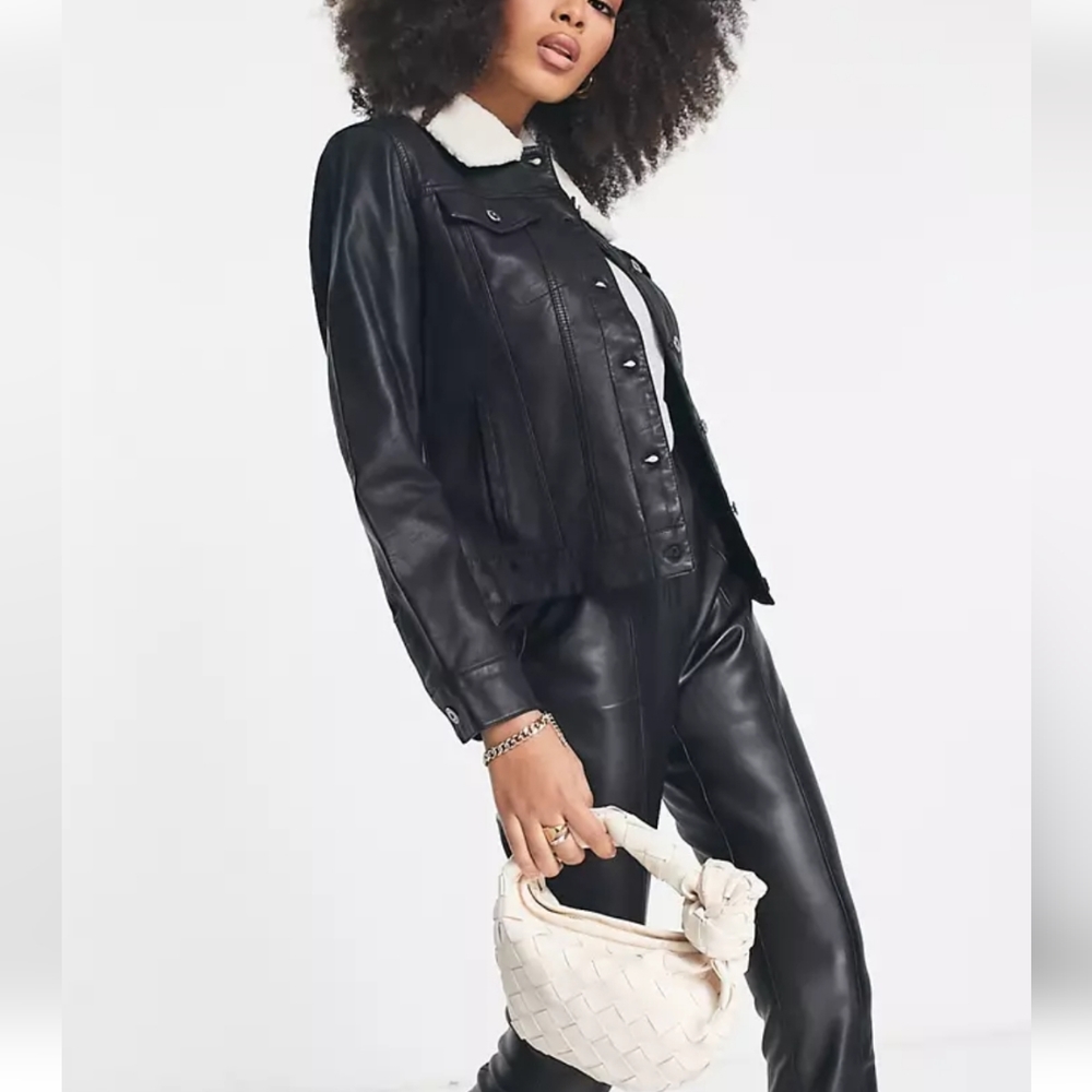 Levi's trucker sherpa collar jacket - Picture 3 of 16